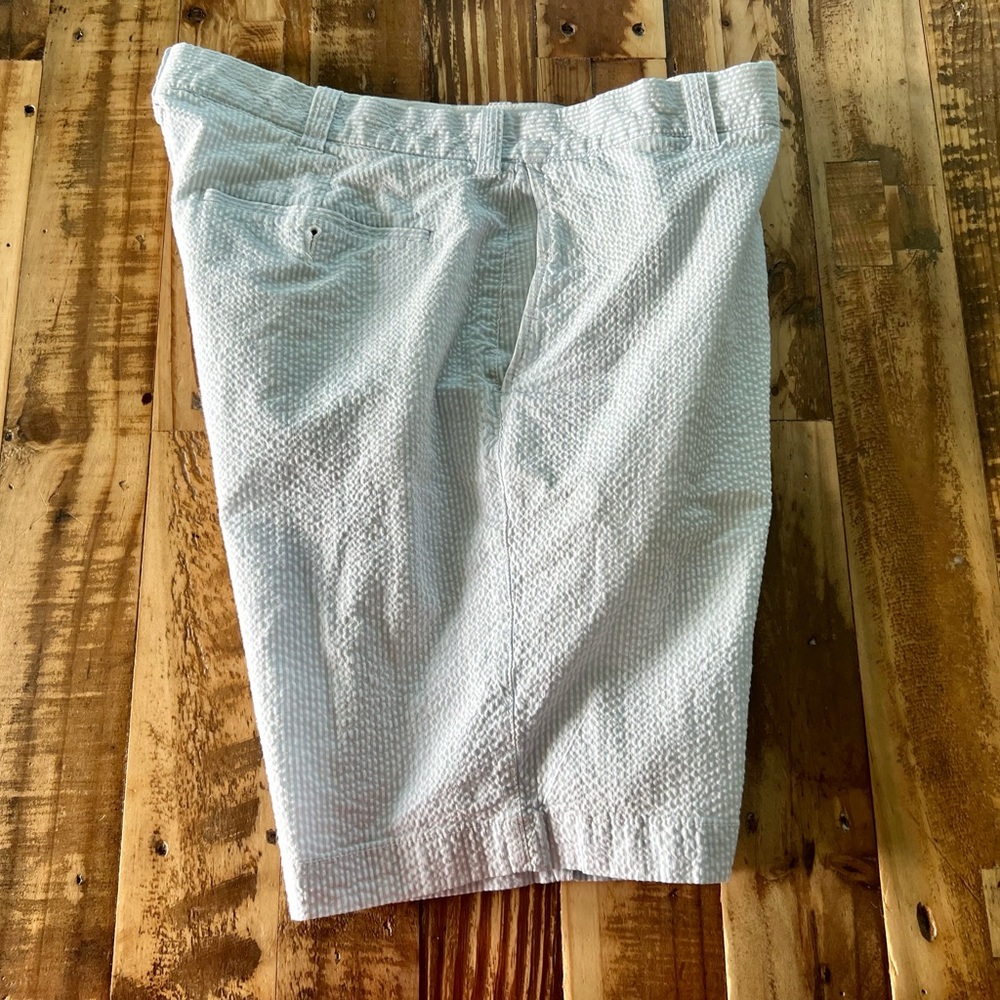 J crew sear sucker shorts size 31” w 9” l white
